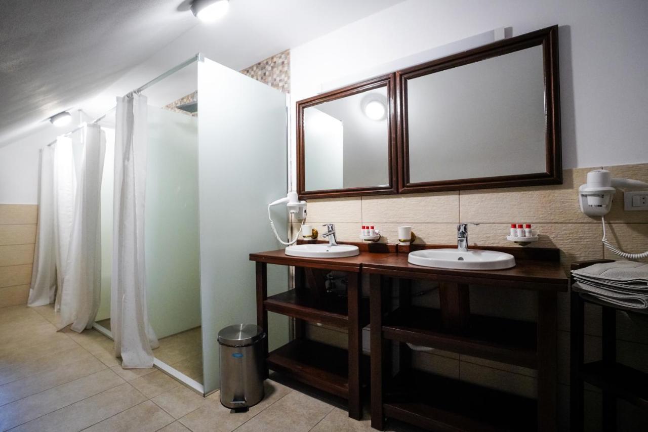 Hotel Yara Vişeu de Sus Eksteriør bilde
