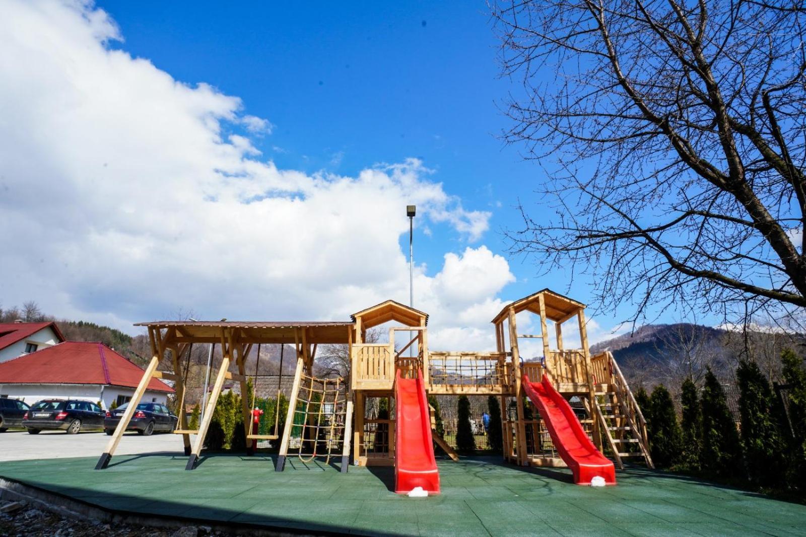 Hotel Yara Vişeu de Sus Eksteriør bilde
